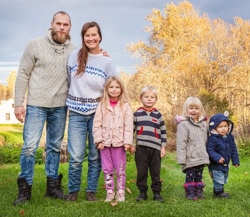 Perekond Ellam, Karske Maja eestvedajad Tapa linnas.
